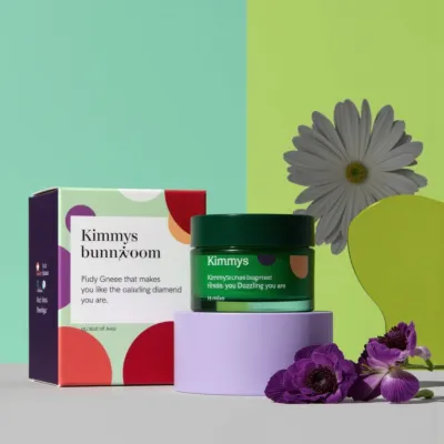 AI-Generated modern cosmetics glass jar packaging